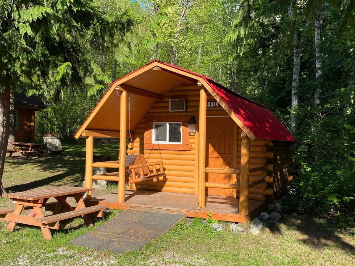 Revelstoke Rv & Cabin Resort Экстерьер фото