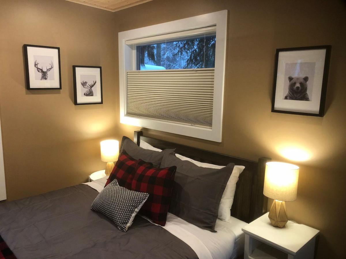 Revelstoke Rv & Cabin Resort Экстерьер фото